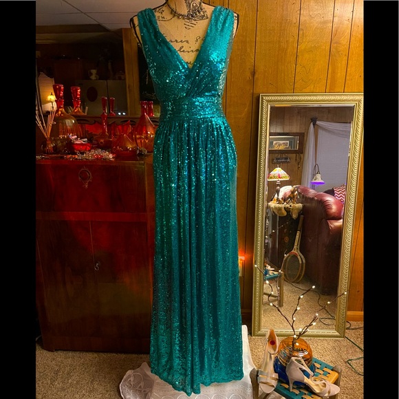 Kate Kasin Dresses & Skirts - Gorgeous Kate Kasin aqua small sequined formal gown (NWT)